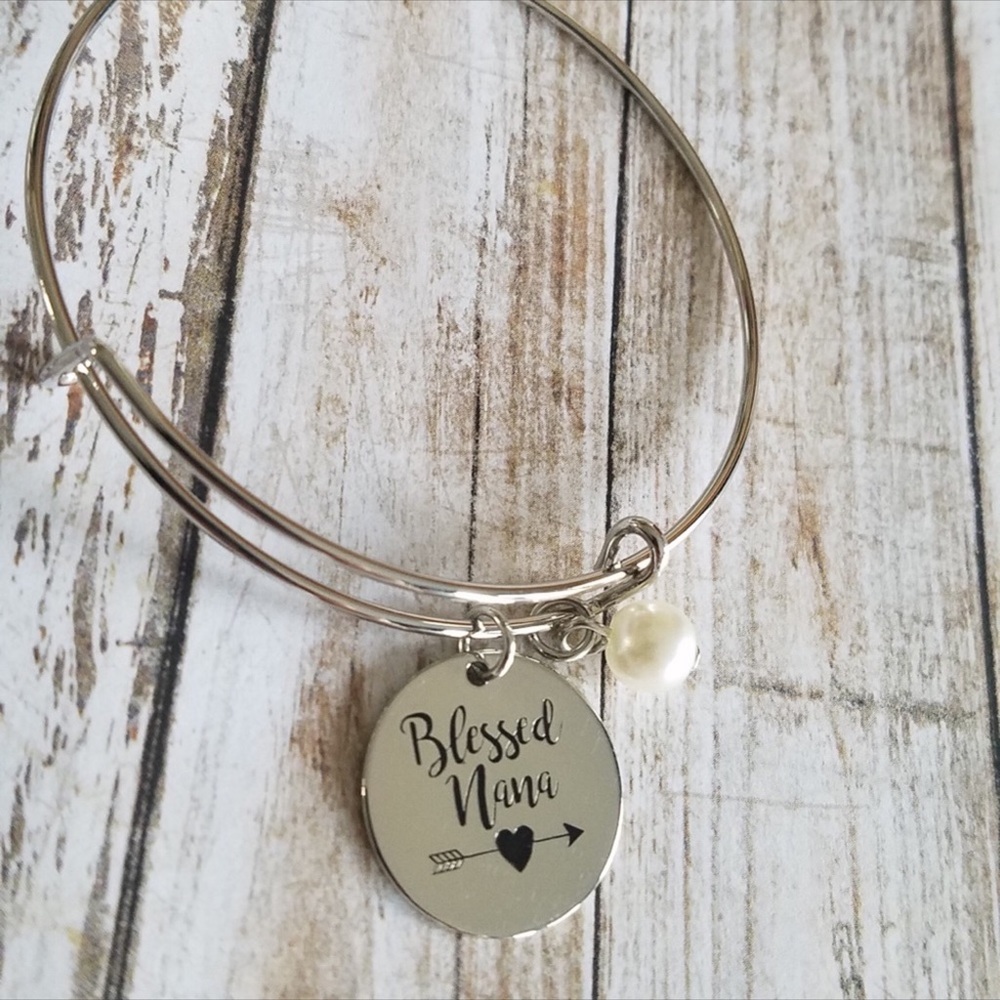 BLESSED NANA stamped bracelet - Picture 4 of 6